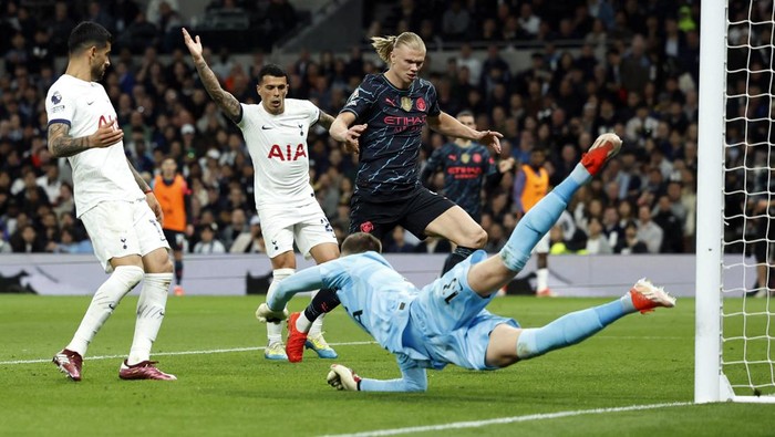 Tottenham vs Man City dalam lanjutan liga inggris. Foto: Action Images via Reuters/Peter Cziborra