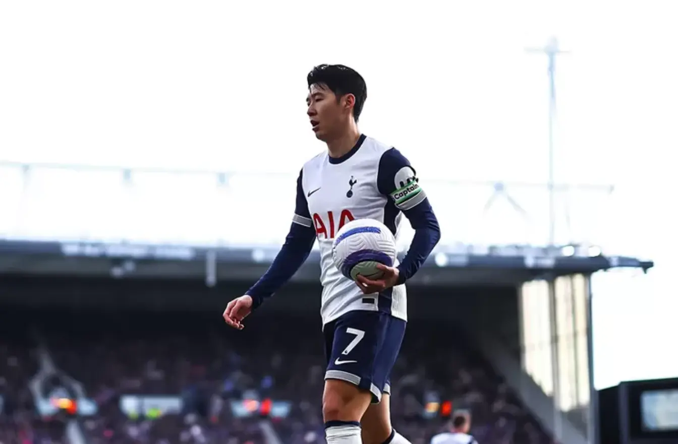 Son Heung-Min di laga Tottenham vs Ipwich Town. Foto: (ig spursofficial)