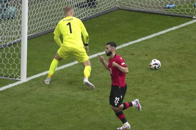 Hasil pertandingan Georgia vs Ceko di Euro 2024. (c) AP Photo/Sunday Alamba