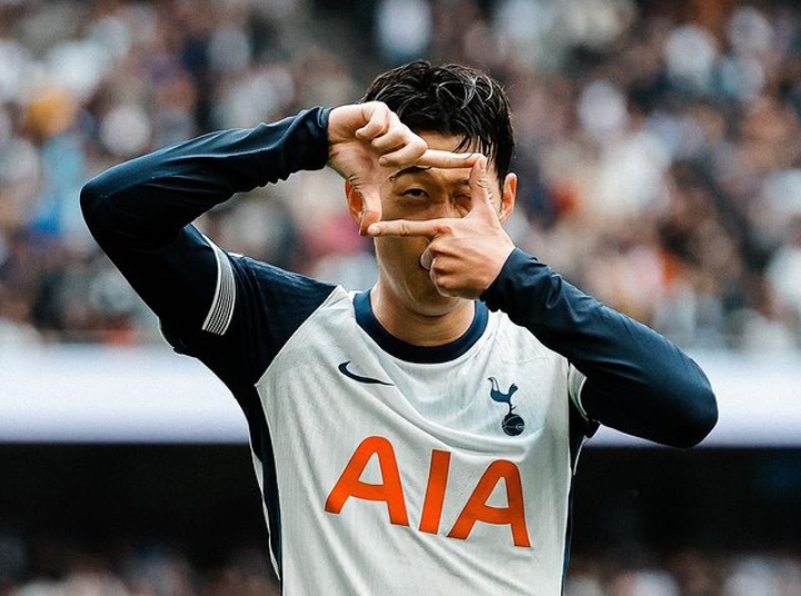 Selebrasi Son Heung-Min usai cetak gol melawan Everton, Sabtu (24/08/2024). Foto: Instagram/@spursofficial